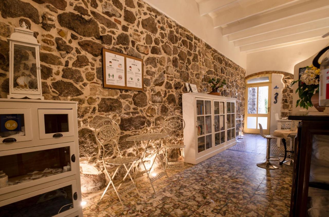 Domo Sa Barra Bed & Breakfast Sant'Antioco Exterior photo