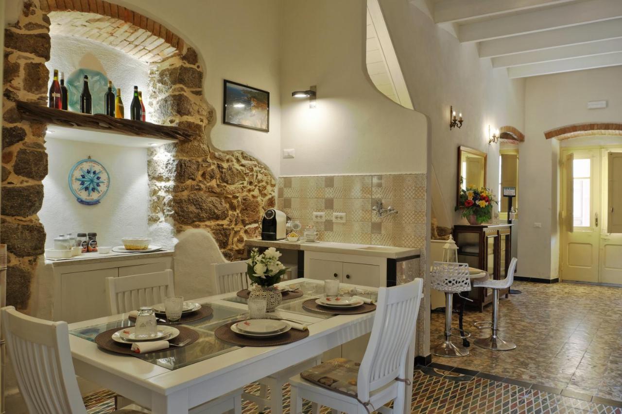 Domo Sa Barra Bed & Breakfast Sant'Antioco Exterior photo