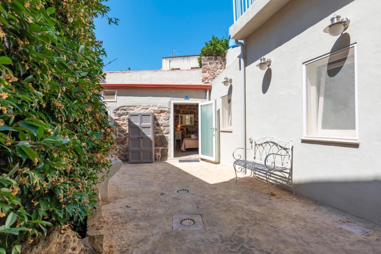 Domo Sa Barra Bed & Breakfast Sant'Antioco Exterior photo